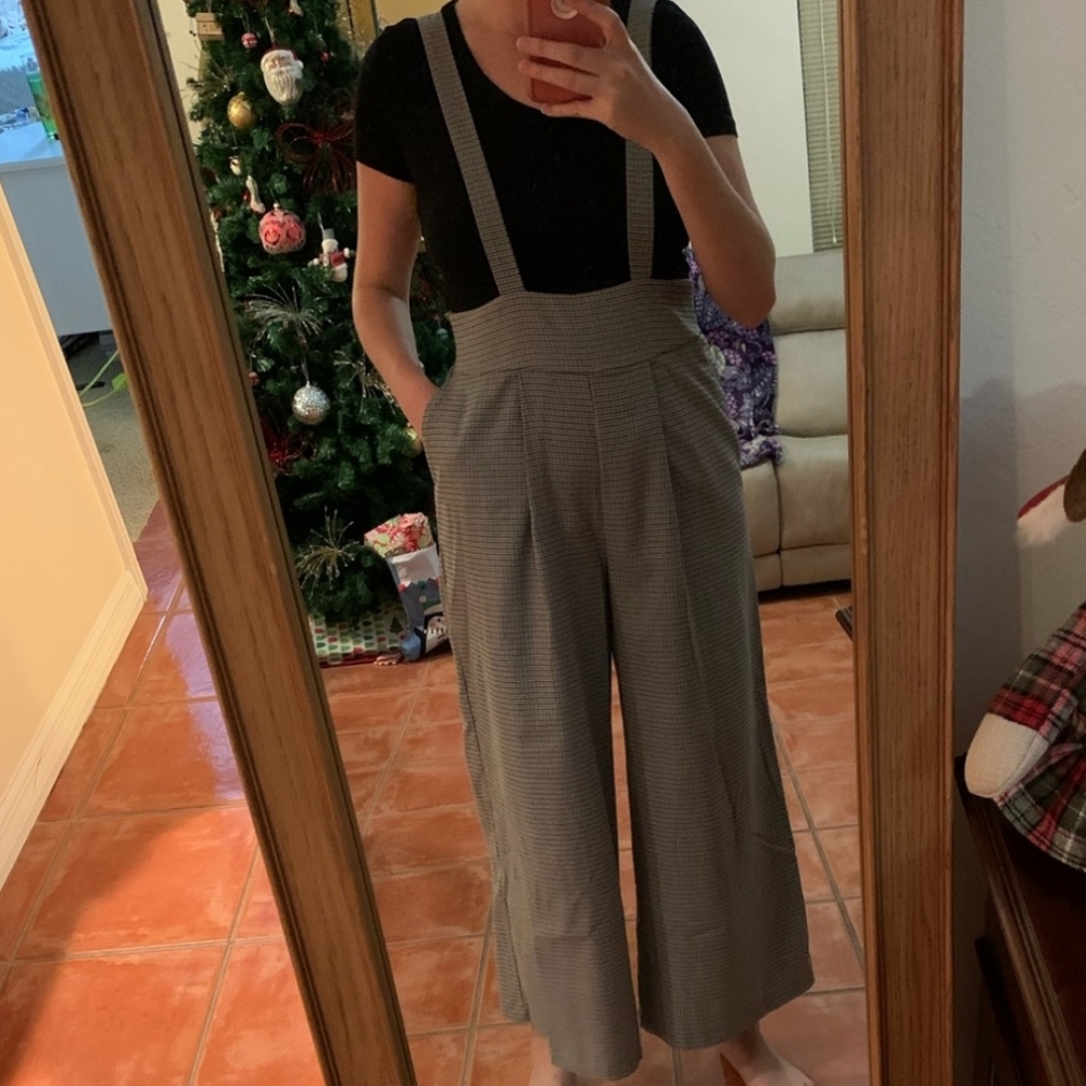Wide-legged jumpsuit